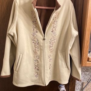 Cream with dark brown fleece like zip up jacket .EUC SIZE  1X